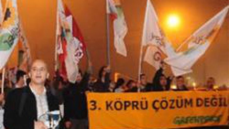 3. köprüye mumlu protesto