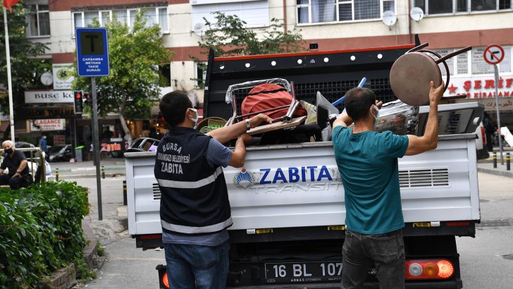 Kaldırımlar İşgalden Kurtarıldı