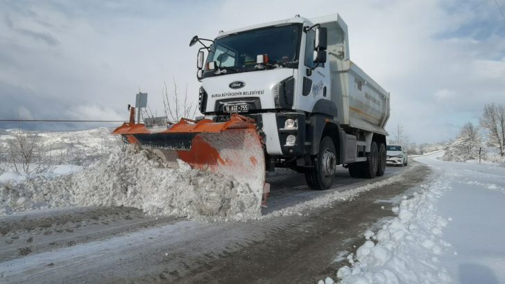 Bir Metreyi Bulan Karlı Yolları Aşıp Şifa Dağıttılar