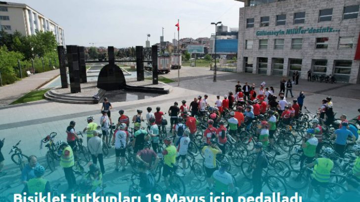 Bisiklet tutkunları 19 Mayıs için pedalladı