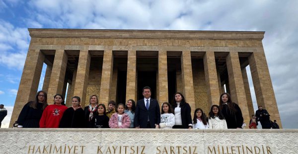 Başkan Aydın, Osmangazili Çocuklar İle Ata’nın Huzurunda