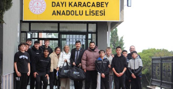 Karacabey Belediyesi’nden Okullara Spor Desteği Devam Ediyor