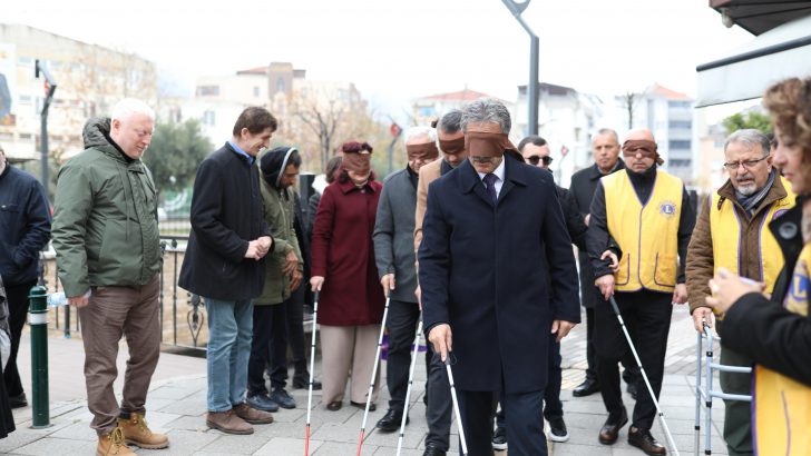 Gemlik’te Görme Engelliler İçin Farkındalık Etkinliği Düzenlendi